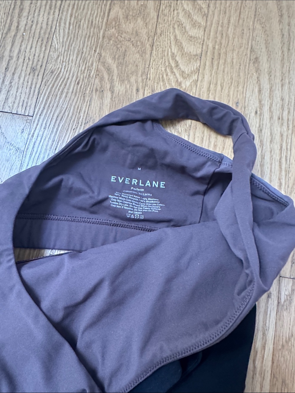 Everlane Dual-Tone Scoop Sports Bra Set Black & Mauve Size M | Bundle | - Picture 3 of 3
